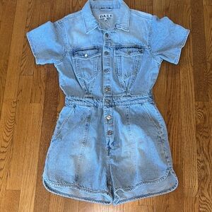 Daze Women's Topanga Denim Short Sleeve Romper size Medium NWT